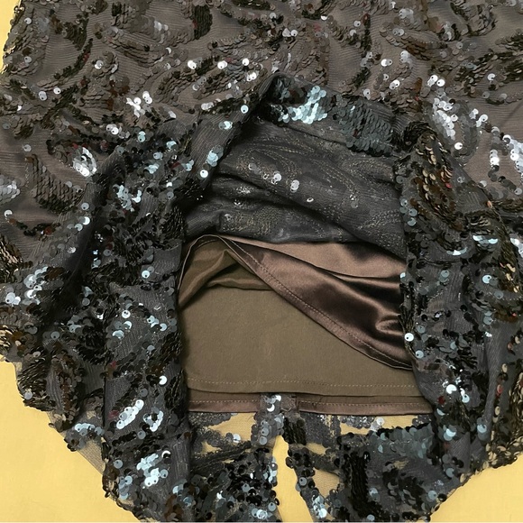 Elija J Navy Blue Sequins V Neck Strappy Navy Blue Midi Dress Size 2 EUC - Picture 9 of 14